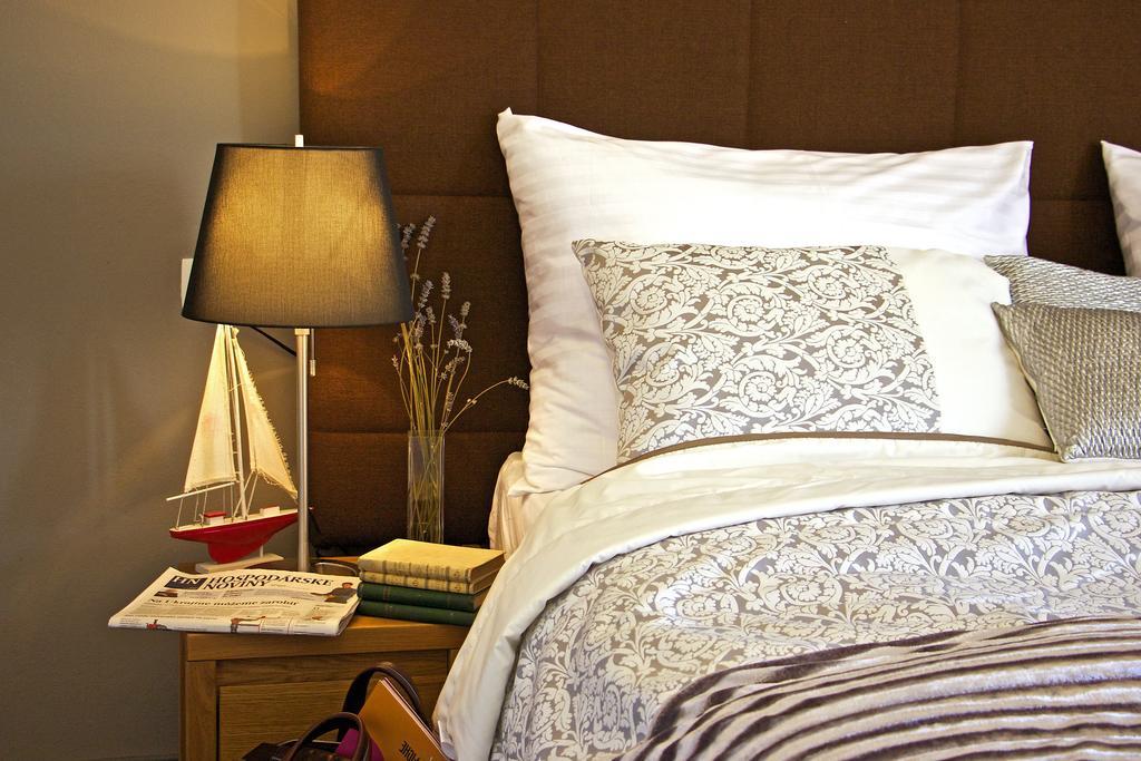 Hotel Marathon Senec Bagian luar foto