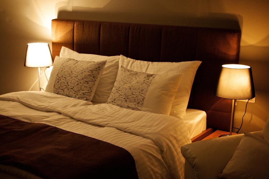 Hotel Marathon Senec Bagian luar foto