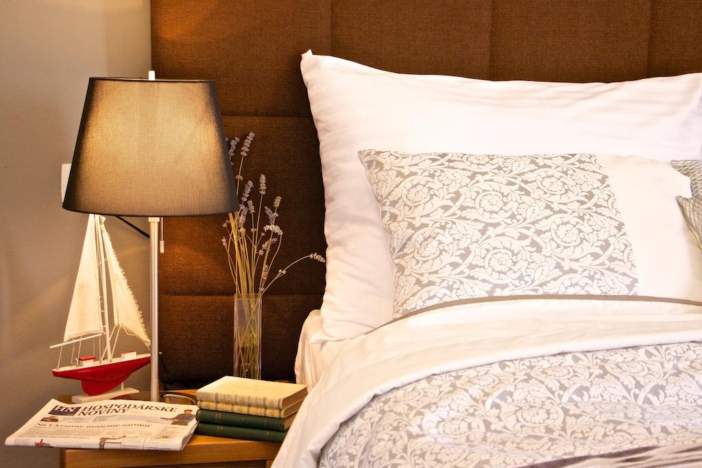 Hotel Marathon Senec Bagian luar foto