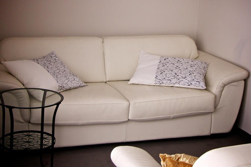 Hotel Marathon Senec Ruang foto