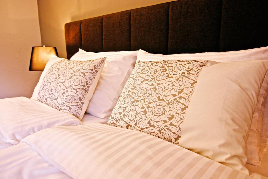 Hotel Marathon Senec Ruang foto